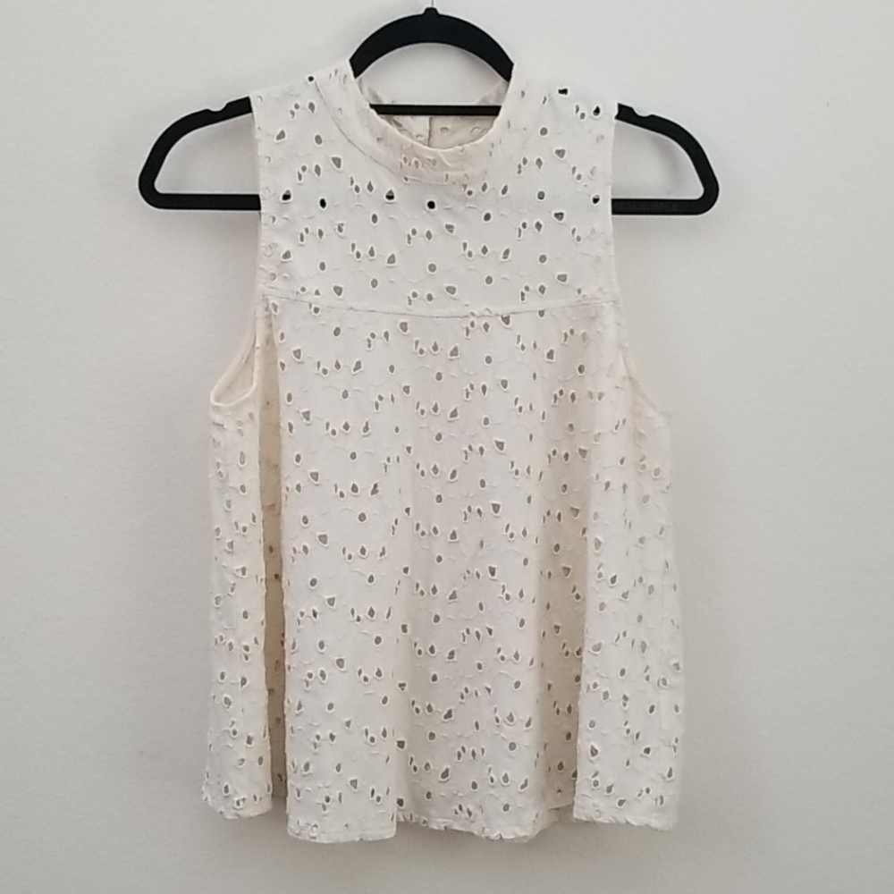 Free People M white eyelet tank